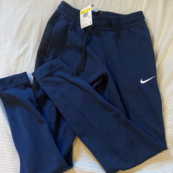 Nike women’s basketball pants NWT - Picture 3 of 4
